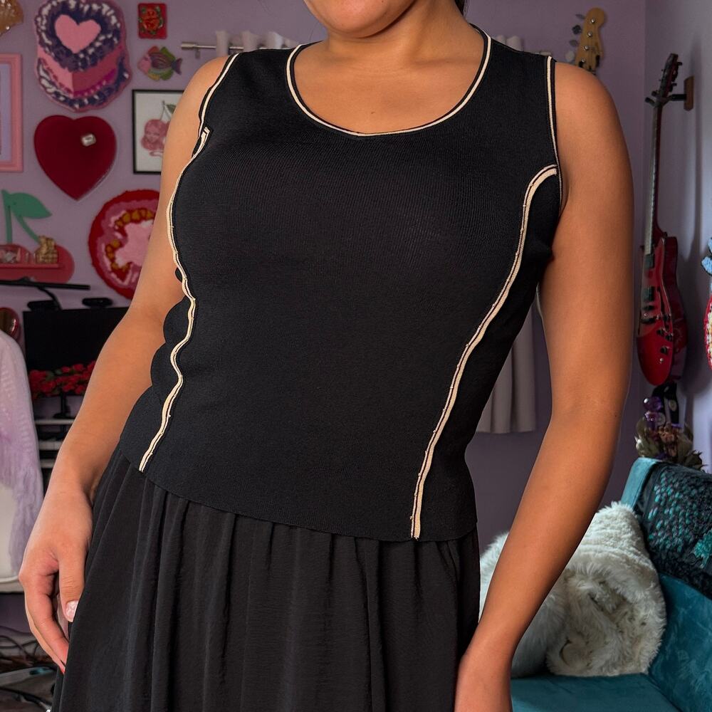 Vintage 90s / Y2K black contrast stitching sleeveless top